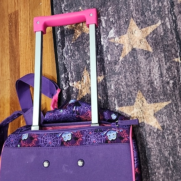 Vamparina roll on kids luggage. - Picture 5 of 11